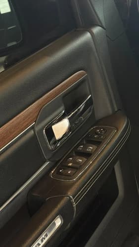 Ram Classic Laramie 2023