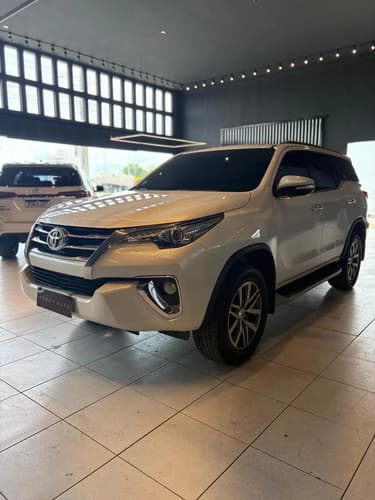 Toyota Hilux Sw4 Srx 5 Lugares 2017