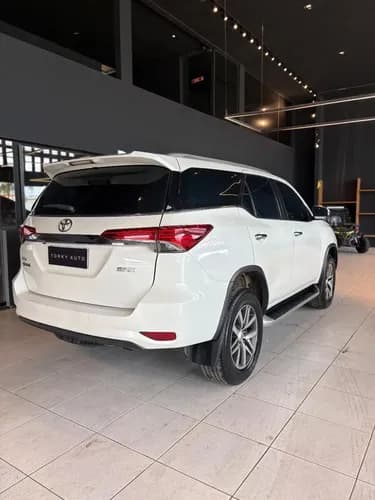 Toyota Hilux Sw4 Srx 5 Lugares 2017